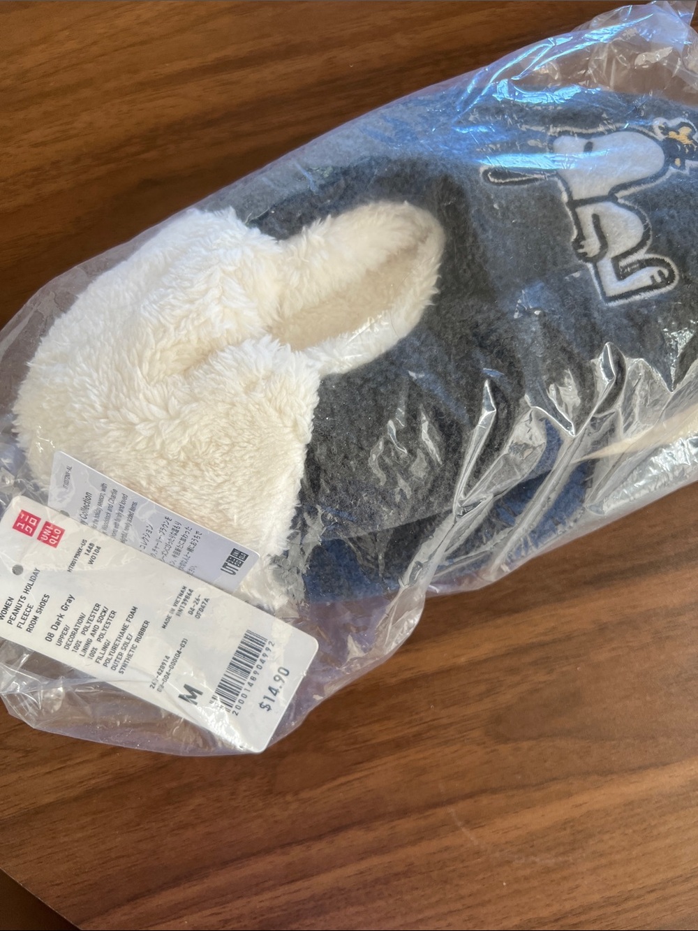 Uniqlo Dark Gray & Cream Snoopy Fleece Slippers NWT